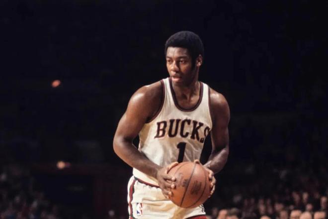 下半场3分钟内为巴萨反超比分，孔德职业生涯首次梅开二度